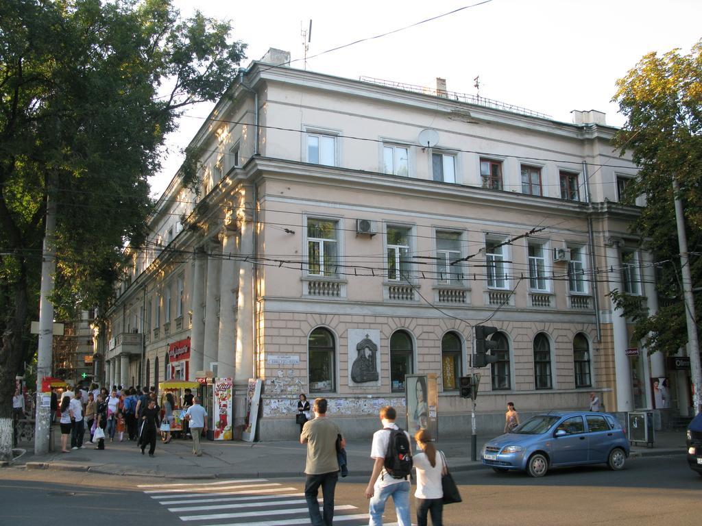 Suisse Hostel Kiszyniów Zewnętrze zdjęcie